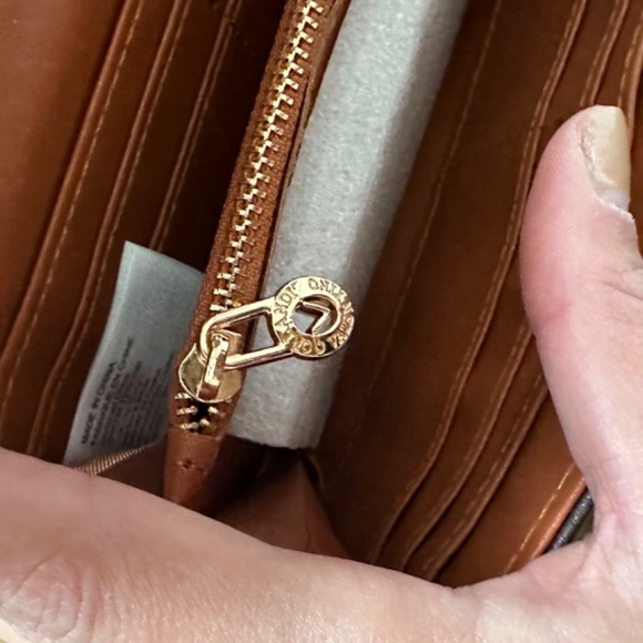 Valentino Orlando Wallet on Chain, Crossbody - Picture 7 of 9